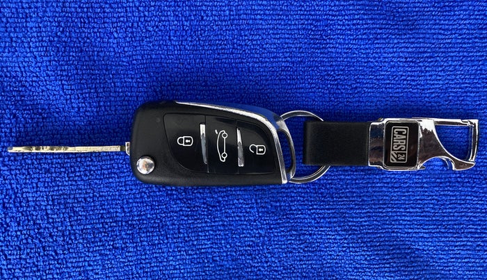 2016 Maruti Swift Dzire VDI ABS, Diesel, Manual, 73,234 km, Key Close Up