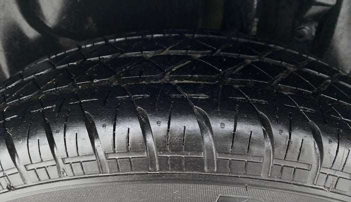 2016 Maruti Swift Dzire VDI ABS, Diesel, Manual, 73,234 km, Left Rear Tyre Tread