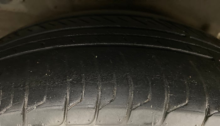 2014 Hyundai Verna FLUIDIC 1.6 EX CRDI, Diesel, Manual, 73,018 km, Right Rear Tyre Tread