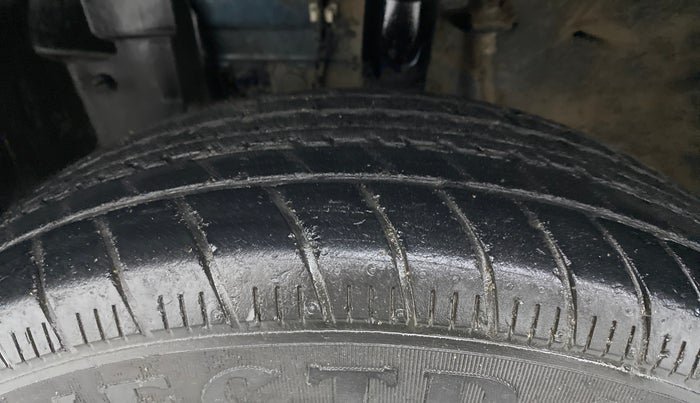 2018 Nissan Micra Active XL O, CNG, Manual, 47,617 km, Left Front Tyre Tread