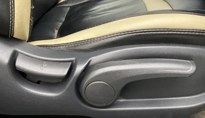 2015 Hyundai Elite i20 SPORTZ (O) 1.2, Petrol, Manual, 51,512 km, Driver Side Adjustment Panel
