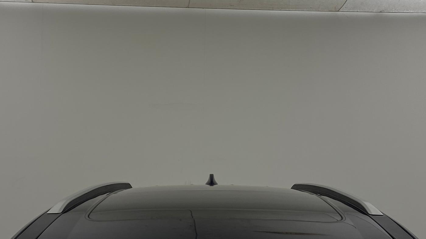 2021 Mahindra XUV700 AX 7 LUXURY P AT 7 STR, Petrol, Automatic, 79,856 km, Moonroof/ Sunroof