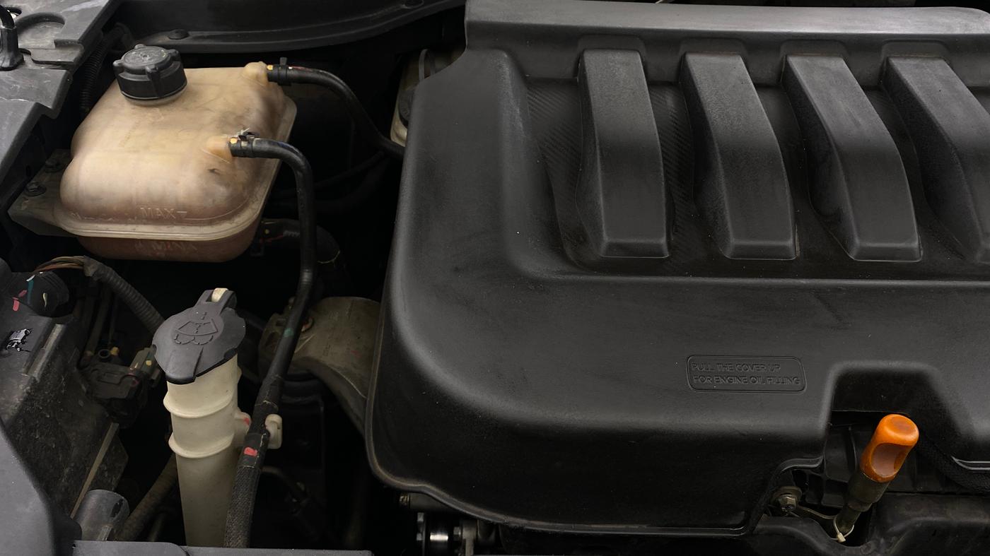 2021 Mahindra XUV700 AX 7 LUXURY P AT 7 STR, Petrol, Automatic, 79,856 km, Engine View - Right