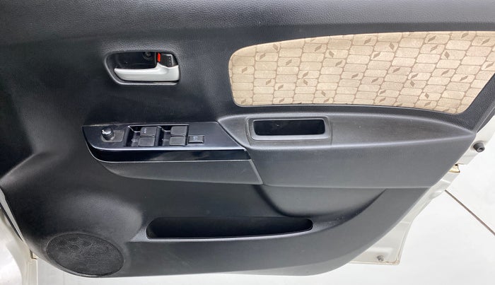 2017 Maruti Wagon R 1.0 VXI, Petrol, Manual, 41,326 km, Driver Side Door Panels Control