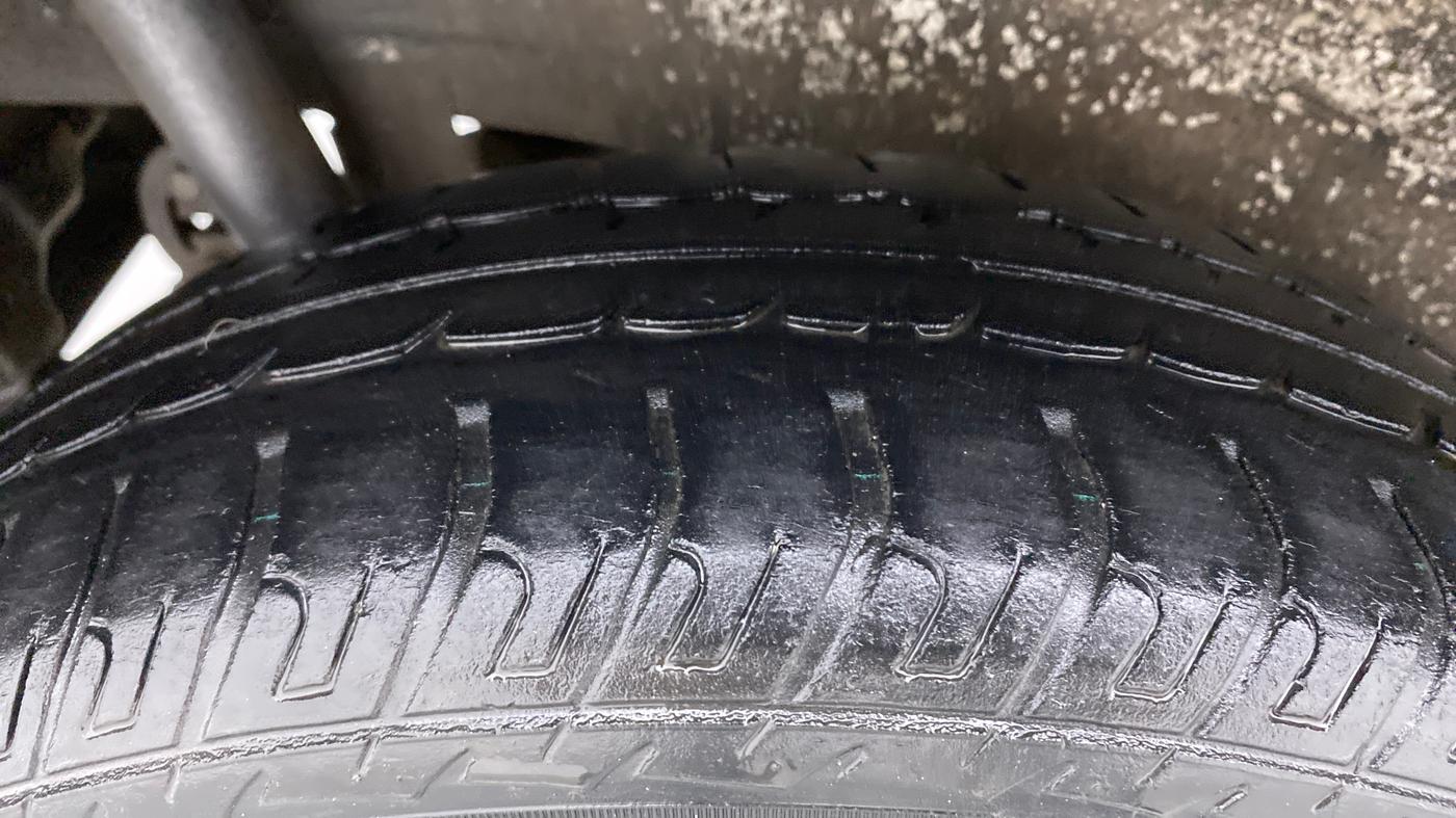 2017 Maruti Wagon R 1.0 VXI, Petrol, Manual, 41,326 km, Right Rear Tyre Tread