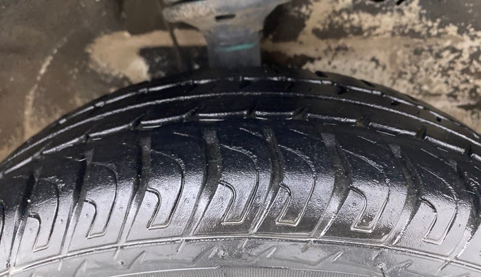 2017 Maruti Wagon R 1.0 VXI, Petrol, Manual, 41,326 km, Right Front Tyre Tread