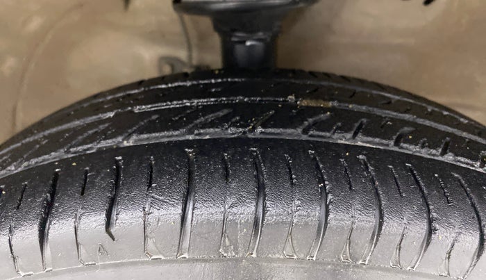2014 Maruti Wagon R 1.0 LXI, Petrol, Manual, 84,432 km, Right Front Tyre Tread