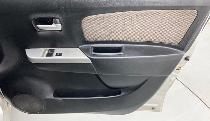 2014 Maruti Wagon R 1.0 LXI, Petrol, Manual, 84,432 km, Driver Side Door Panels Control