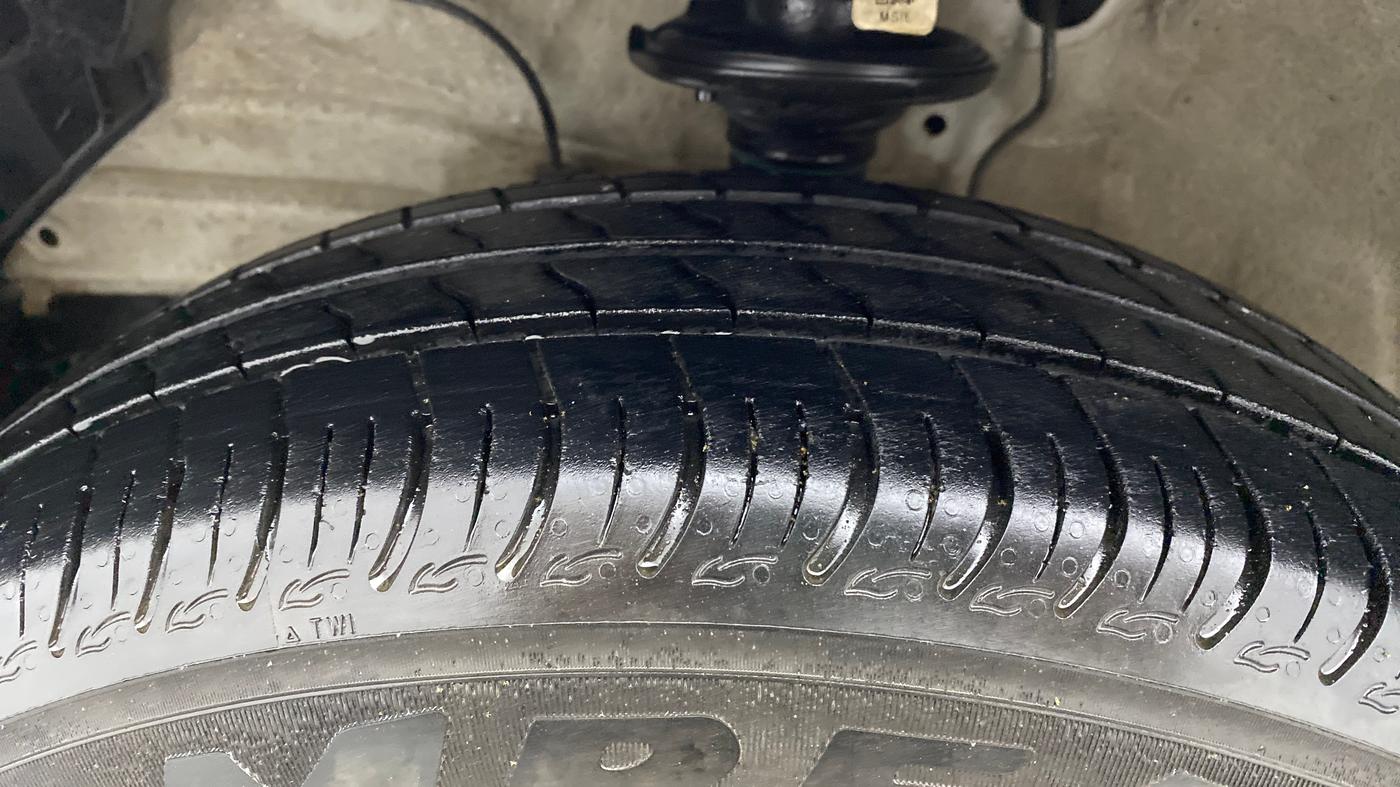 2022 Maruti S PRESSO VXI (O) CNG, CNG, Manual, 14,318 km, Left Front Tyre Tread