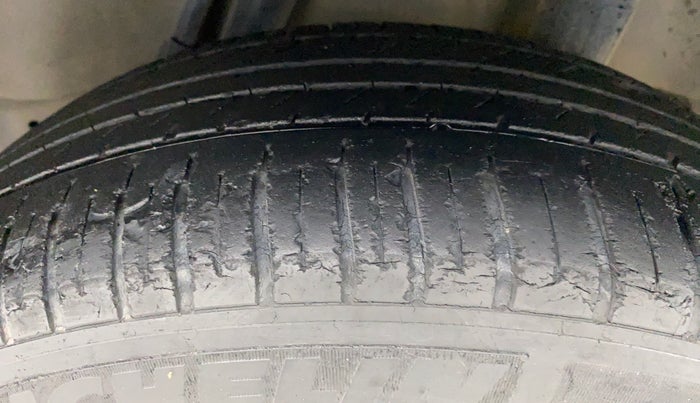 2013 Honda City S MT PETROL, Petrol, Manual, 30,372 km, Left Rear Tyre Tread