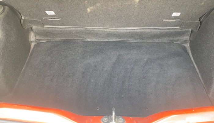 2021 Tata PUNCH CREATIVE  1.2 RTN DUAL TONE, Petrol, Manual, 30,276 km, Boot Inside