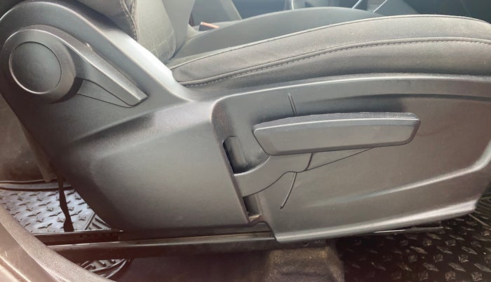 2021 Tata PUNCH CREATIVE  1.2 RTN DUAL TONE, Petrol, Manual, 30,276 km, Driver Side Adjustment Panel