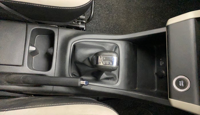 2020 Renault TRIBER RXZ AMT, Petrol, Automatic, 43,310 km, Gear Lever