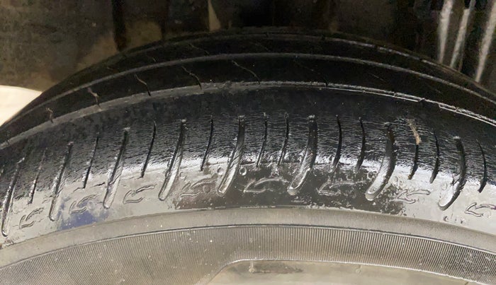 2020 Renault TRIBER RXZ AMT, Petrol, Automatic, 43,310 km, Right Rear Tyre Tread