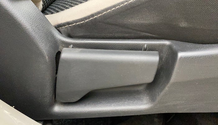 2020 Renault TRIBER RXZ AMT, Petrol, Automatic, 43,310 km, Driver Side Adjustment Panel