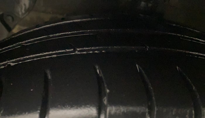 2013 Hyundai Grand i10 SPORTZ 1.1 CRDI, Diesel, Manual, 67,234 km, Left Front Tyre Tread