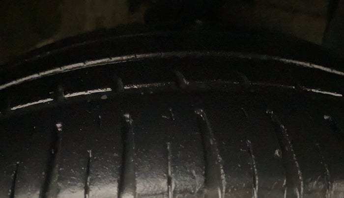 2013 Hyundai Grand i10 SPORTZ 1.1 CRDI, Diesel, Manual, 67,234 km, Right Front Tyre Tread