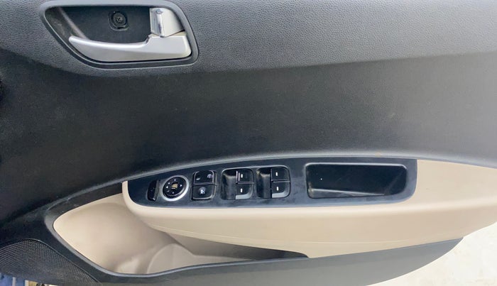 2013 Hyundai Grand i10 SPORTZ 1.1 CRDI, Diesel, Manual, 67,234 km, Driver Side Door Panels Control