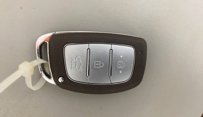 2013 Hyundai Grand i10 SPORTZ 1.1 CRDI, Diesel, Manual, 67,234 km, Key Close Up