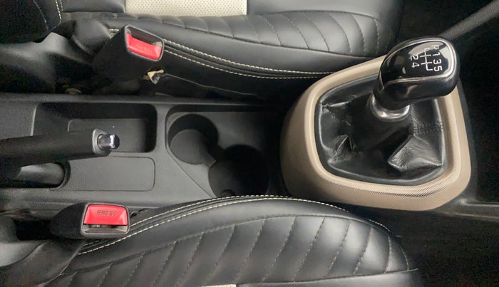 2013 Hyundai Grand i10 SPORTZ 1.1 CRDI, Diesel, Manual, 67,234 km, Gear Lever