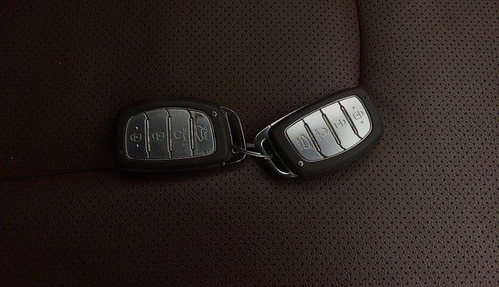 2022 Hyundai ALCAZAR PLATINUM 2.0 MT 7STR, Petrol, Manual, 30,173 km, Key Close Up