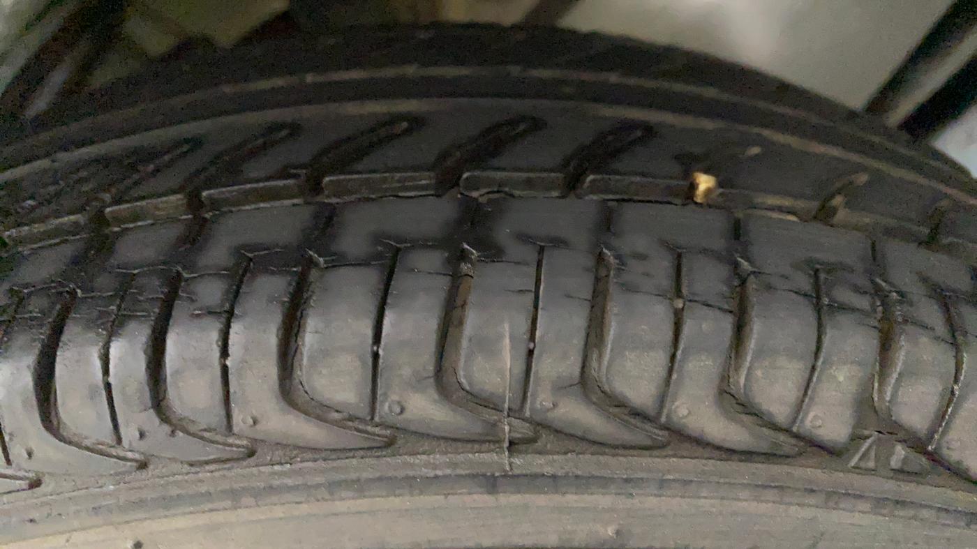 2012 Maruti Alto 800 LXI, Petrol, Manual, 27,449 km, Left Rear Tyre Tread