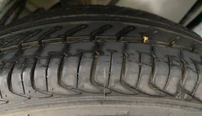 2012 Maruti Alto 800 LXI, Petrol, Manual, 27,449 km, Left Rear Tyre Tread
