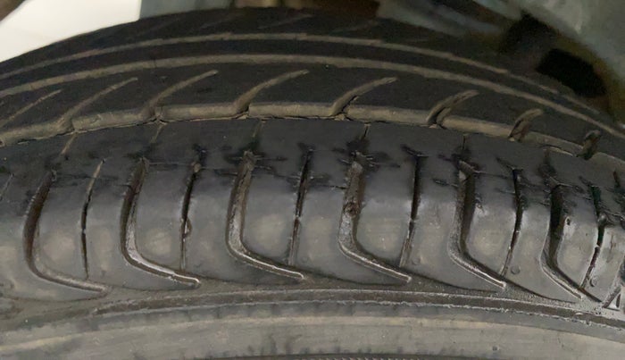 2012 Maruti Alto 800 LXI, Petrol, Manual, 27,449 km, Right Rear Tyre Tread