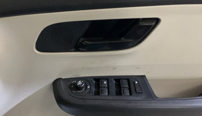 2024 Tata ALTROZ XM Plus (S) Diesel, Diesel, Manual, 7,765 km, Driver Side Door Panels Control