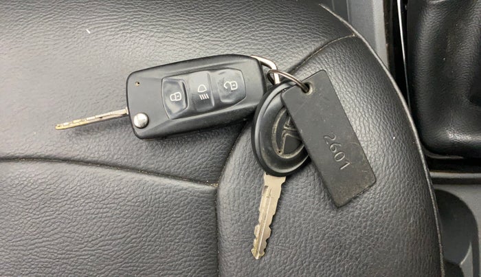 2017 Tata TIGOR XT PETROL, Petrol, Manual, 65,026 km, Key Close Up