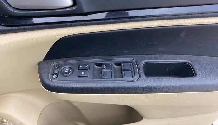 2018 Honda Amaze 1.2L I-VTEC S, CNG, Manual, 56,626 km, Driver Side Door Panels Control