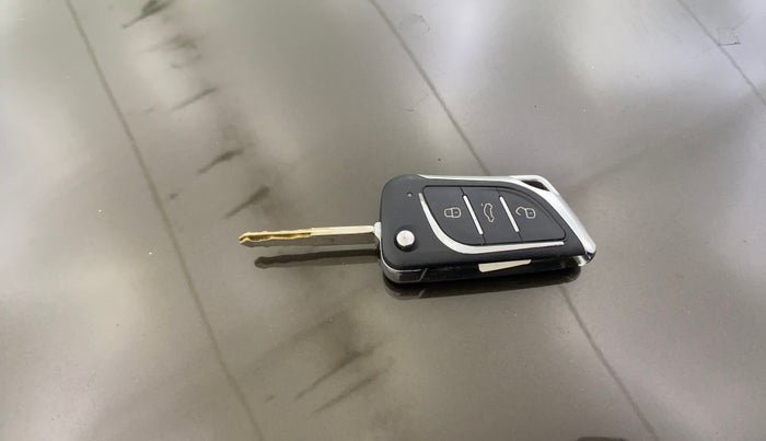 2018 Honda Amaze 1.2L I-VTEC S, CNG, Manual, 56,626 km, Key Close Up