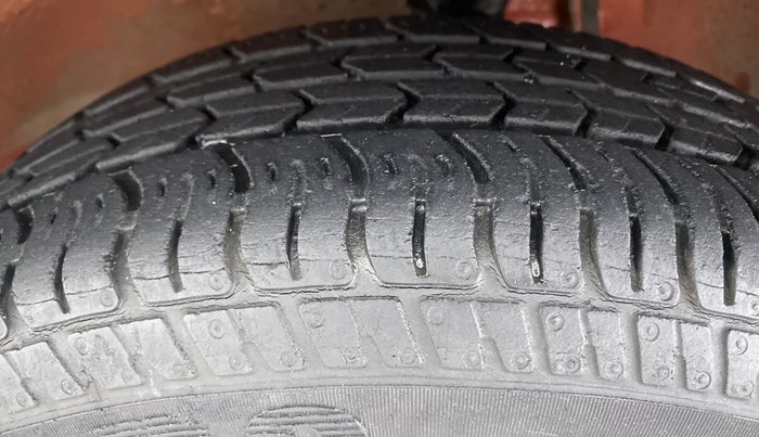 2014 Maruti Alto K10 VXI P, Petrol, Manual, 35,313 km, Left Front Tyre Tread