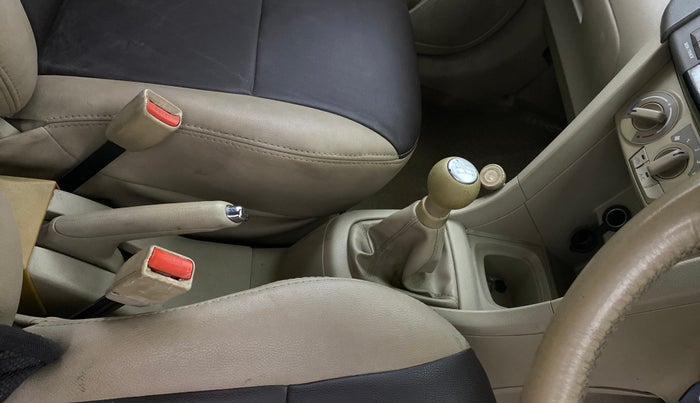 2016 Maruti Ertiga VXI, Petrol, Manual, 35,044 km, Gear Lever