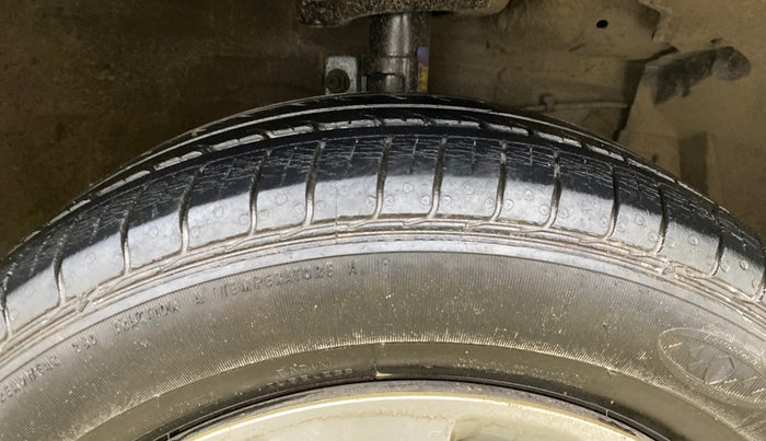 2016 Maruti Ertiga VXI, Petrol, Manual, 35,044 km, Right Front Tyre Tread