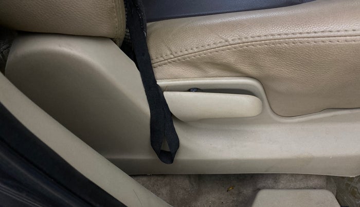 2016 Maruti Ertiga VXI, Petrol, Manual, 35,044 km, Driver Side Adjustment Panel