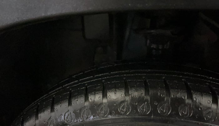 2022 Renault Kwid CLIMBER MT 1.0, Petrol, Manual, 13,136 km, Left Front Tyre Tread