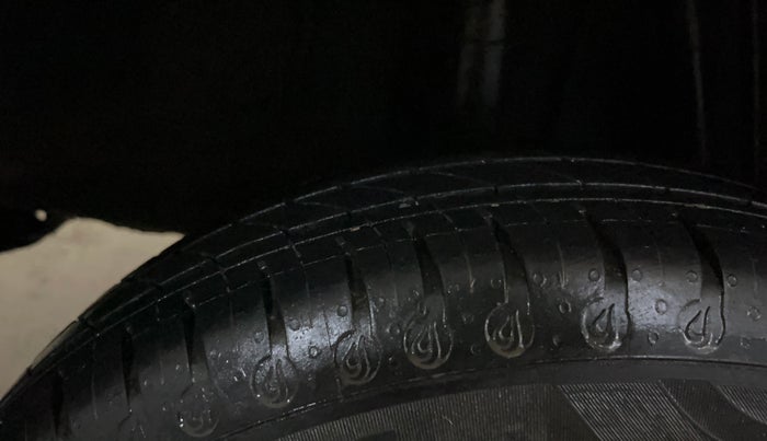 2022 Renault Kwid CLIMBER MT 1.0, Petrol, Manual, 13,136 km, Right Rear Tyre Tread