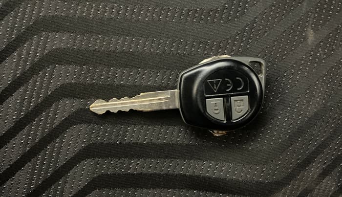 2019 Maruti Swift VXI, Petrol, Manual, 66,398 km, Key Close Up