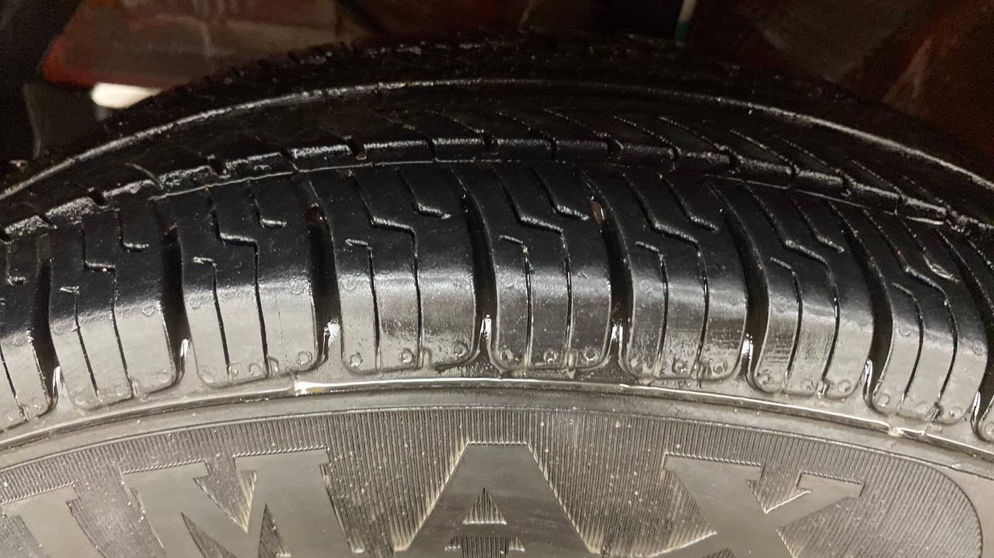 2019 Maruti Swift VXI, Petrol, Manual, 66,398 km, Left Front Tyre Tread