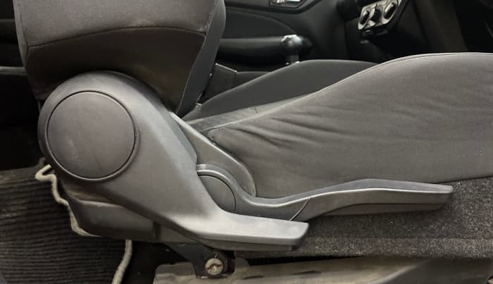 2019 Maruti Swift VXI, Petrol, Manual, 66,398 km, Driver Side Adjustment Panel
