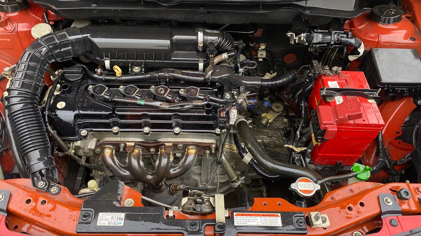 2019 Maruti Swift VXI, Petrol, Manual, 66,398 km, Engine View