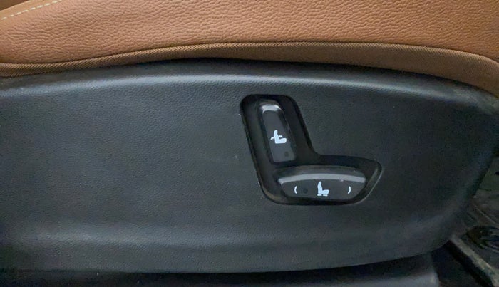 2020 MG HECTOR PLUS SHARP 1.5 PETROL TURBO DCT 6-STR, Petrol, Automatic, 55,286 km, Driver Side Adjustment Panel