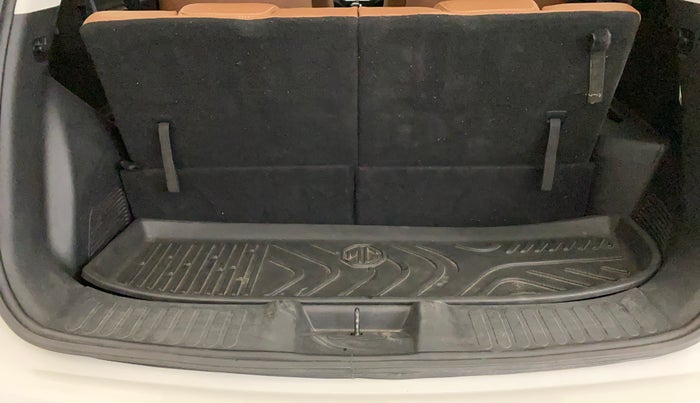 2020 MG HECTOR PLUS SHARP 1.5 PETROL TURBO DCT 6-STR, Petrol, Automatic, 55,286 km, Boot Inside