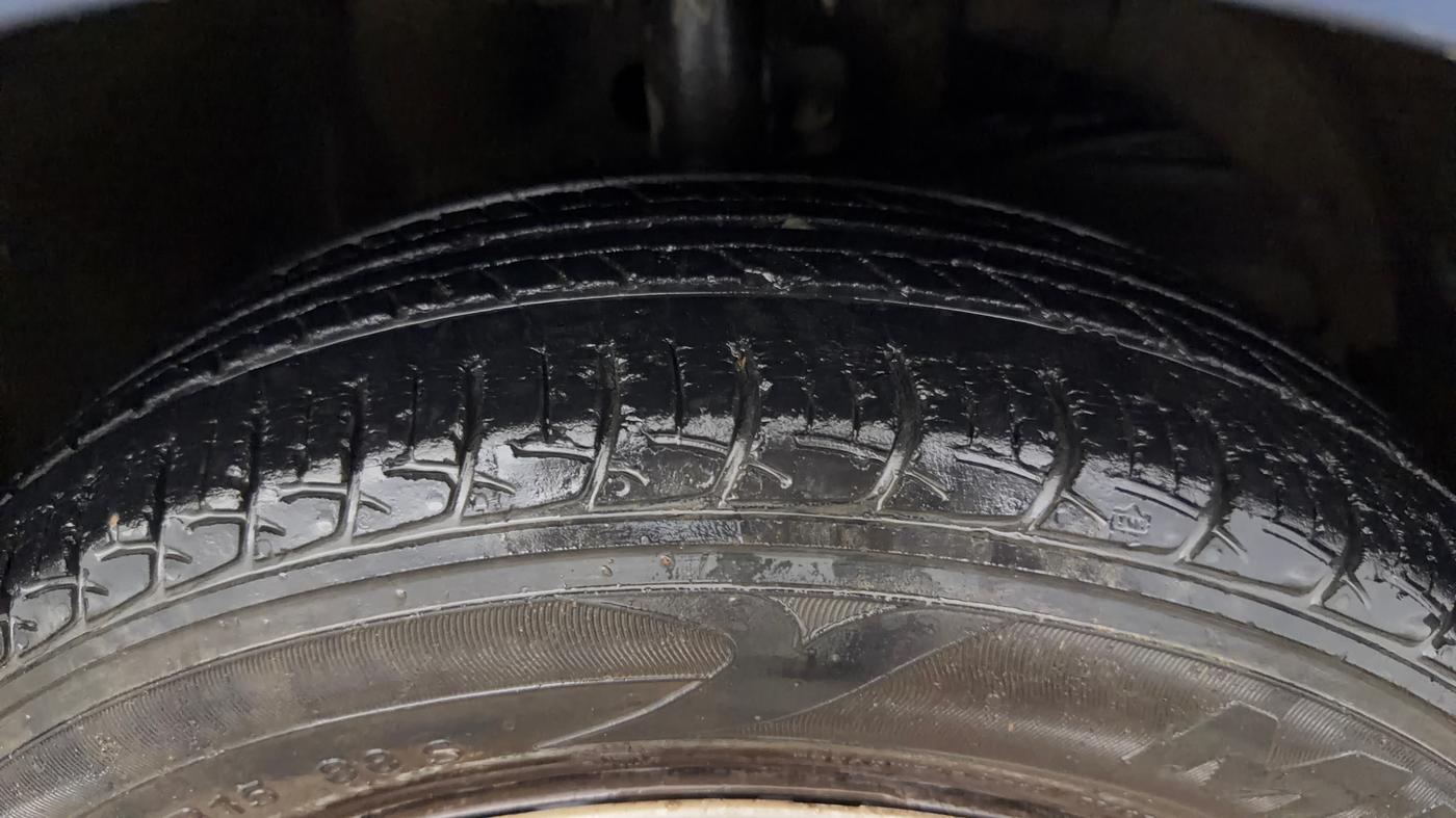 2016 Maruti Baleno DELTA PETROL 1.2, Petrol, Manual, 63,125 km, Right Front Tyre Tread