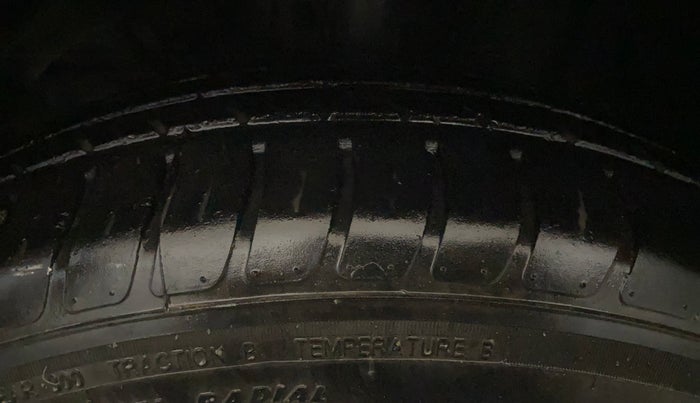 2018 Maruti Swift VXI, Petrol, Manual, 42,649 km, Left Front Tyre Tread