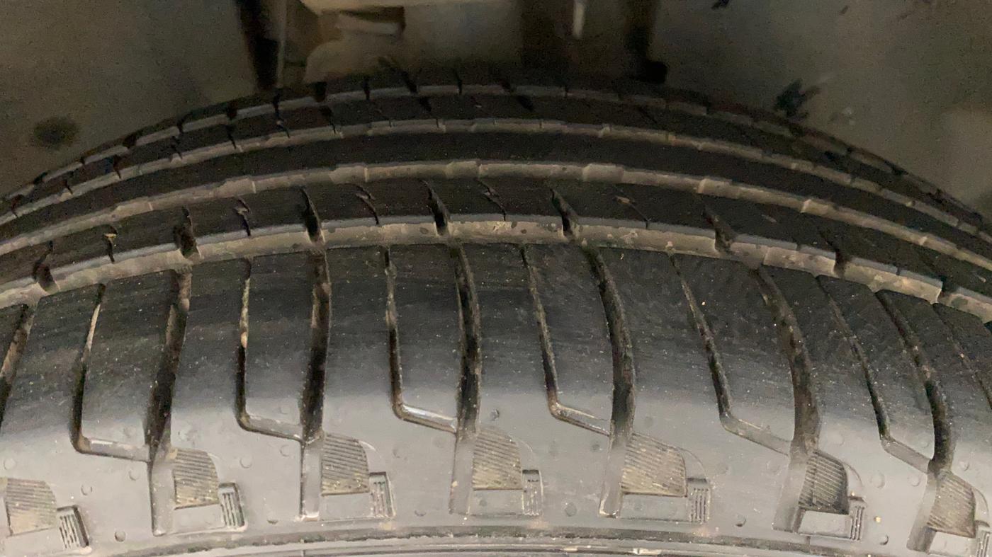 2020 Tata Harrier XZ PLUS 2.0L DUAL TONE, Diesel, Manual, 56,552 km, Right Front Tyre Tread