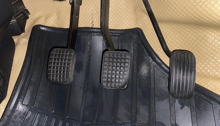 2017 Tata Tiago XT PETROL, Petrol, Manual, 80,203 km, Pedals