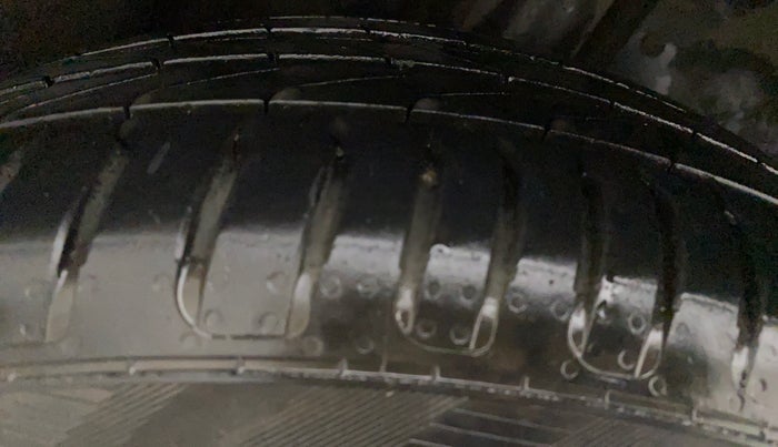 2021 MG HECTOR SHARP HYBRID 1.5 PETROL, Petrol, Manual, 30,233 km, Right Rear Tyre Tread
