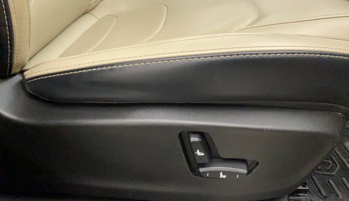 2021 MG HECTOR SHARP HYBRID 1.5 PETROL, Petrol, Manual, 30,233 km, Driver Side Adjustment Panel